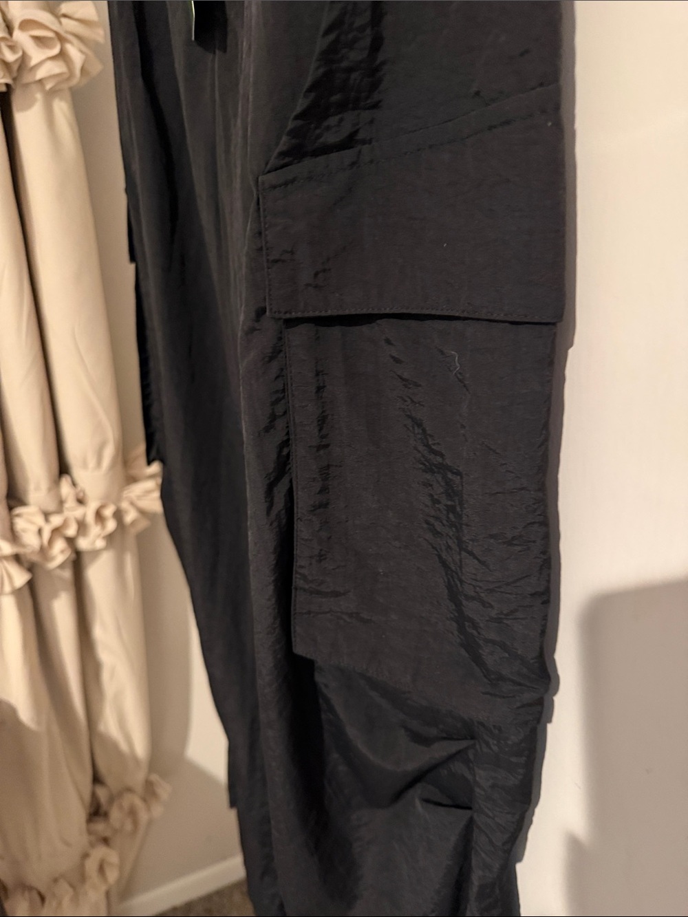 HALARA Black woman’s Utility Cargo Pants size large new with tags - Picture 4 of 14